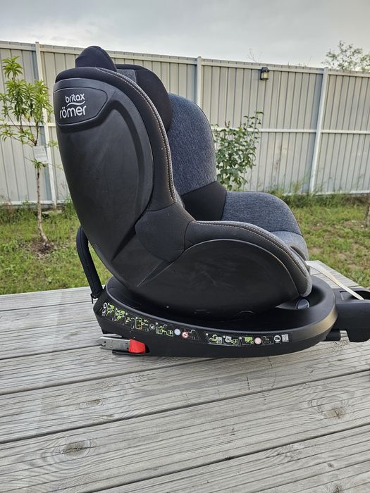 Scaun auto Britax Römer Dualfix Isofix inclus / rotativ 360° / 0-18 kg