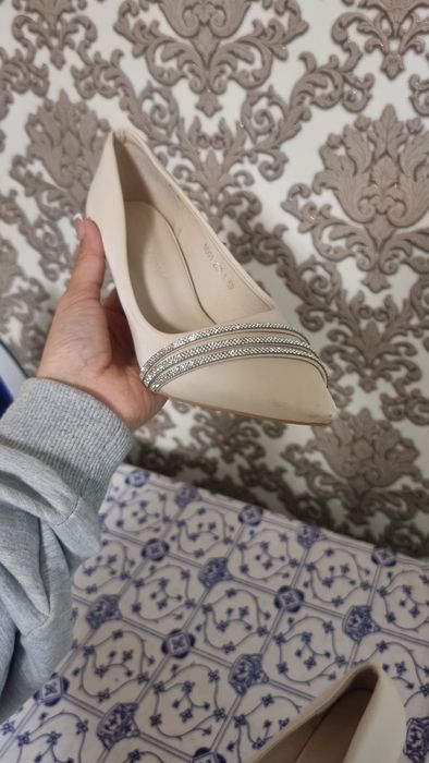 Туфли бежевые...