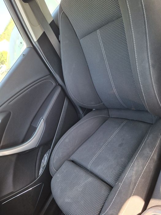 Opel Astra J sport Tourer -2011