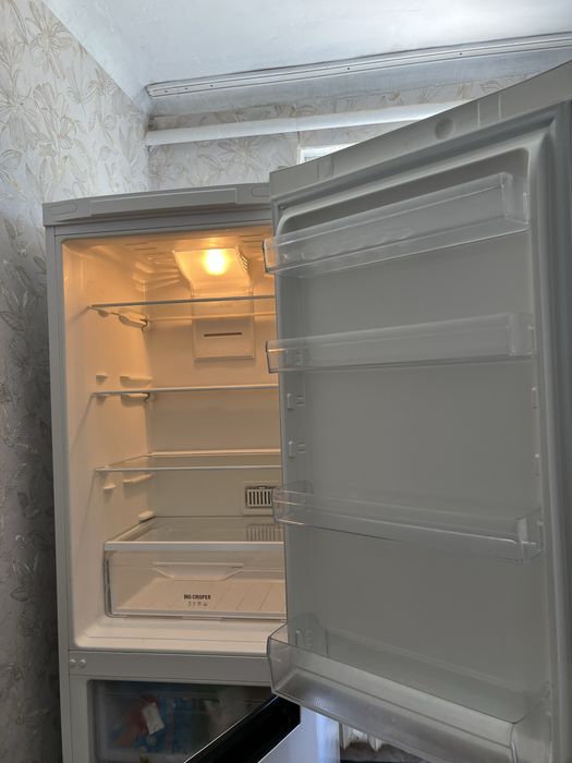 Продам холодильник