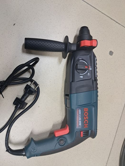 Продам перфоратор ЗВЕРЬ ТАНК BOSCH