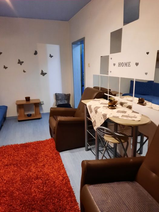 Închiriez garsonieră  cf 1, central, str Praporgescu etaj 1, mobilat și utilat. Preț 200EUR