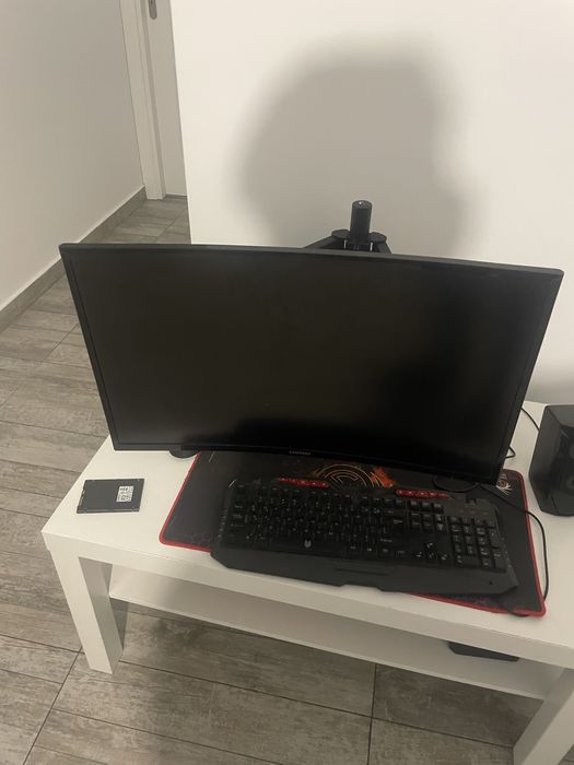 Vand Desktop PC+monitor+periferice