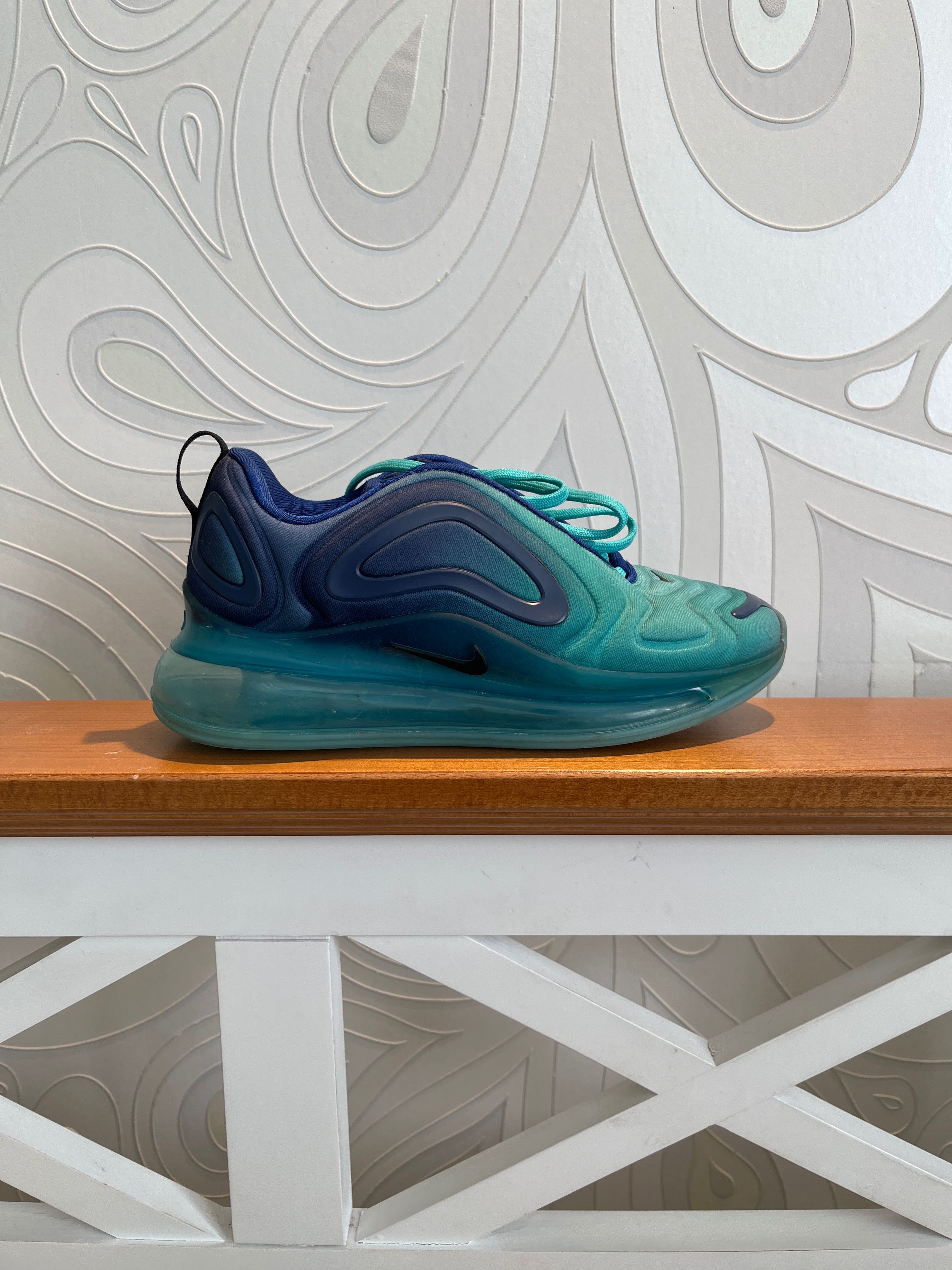 Nike air max 720 olx best sale