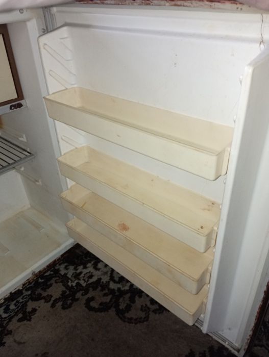 Продам рабочий холодильник