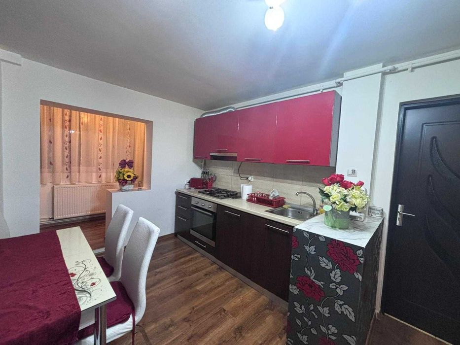 Vând apartament, 2 camere, decomandat, cartier Alfa