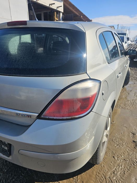 Dezmembrez  Opel astra h 1.7 2007 uși cutie roti faruri punte stopuri