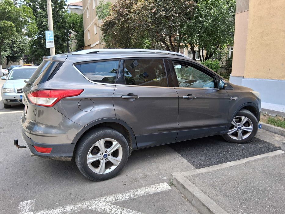Vand Ford Kuga , an 2015 , motor 2.0 L diesel , inmatriculat