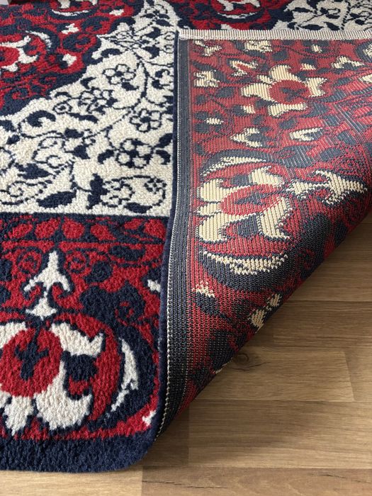 Продавам килим тип персийски - произведен в Сливен 201 х 294 см