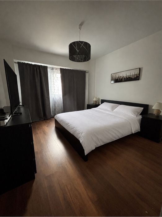 Inchiriez apartament