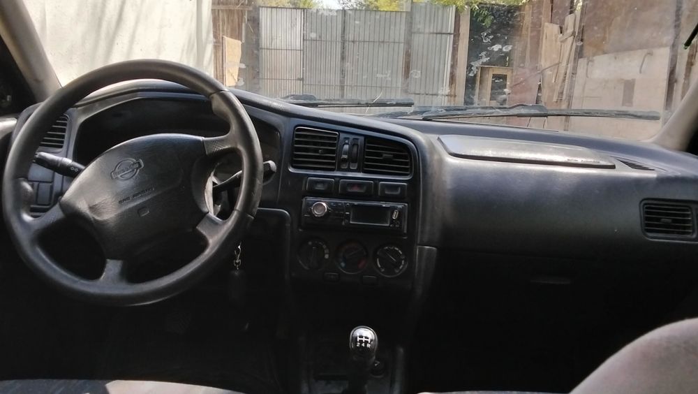 Ниссан Примера P11