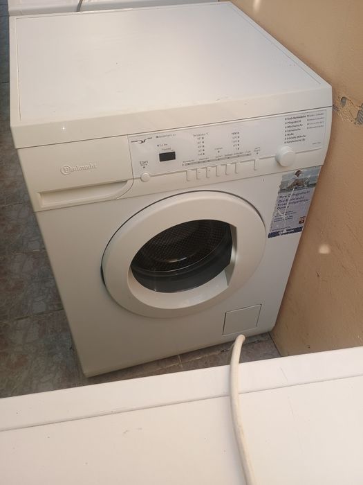 Mașină de spălat rufe clasa AA Baunekht