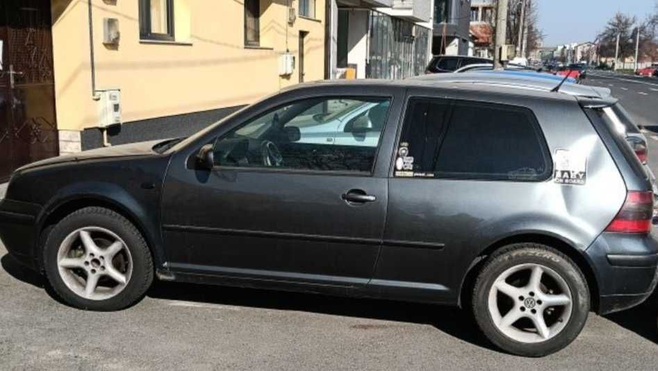 Golf 4 Mașină economică cu GPL, trapă și încălzire în scaune – ideală pentru navetă / începători