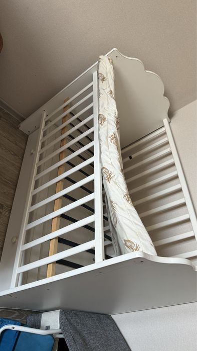 Поодам десткий кровать