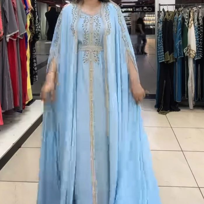 Продам платья нарядные