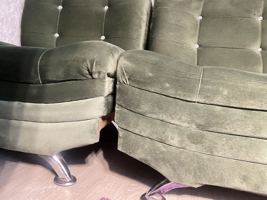 Диван и два кресла