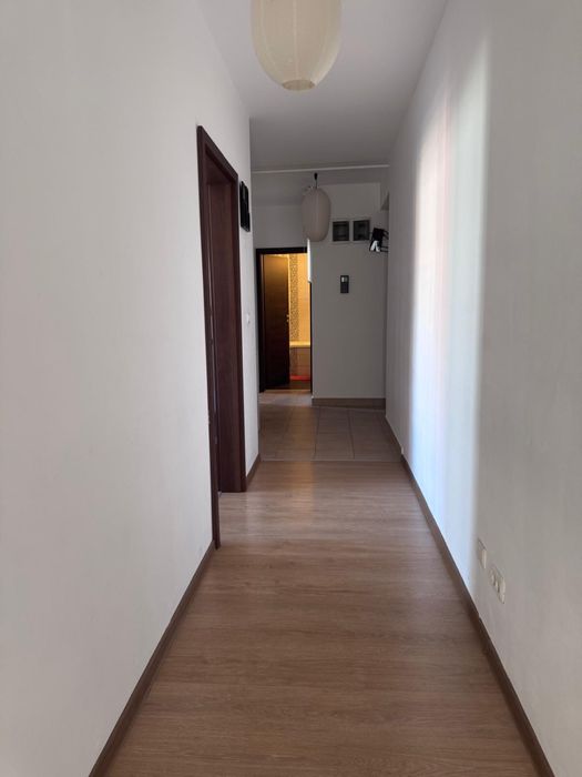 Inchiriez apartament cu 3 camere , 2 bai , complet mobilat si utilat in blocul Iris 3