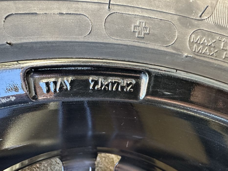 Комлект гуми с джанти с размер  225/50/17