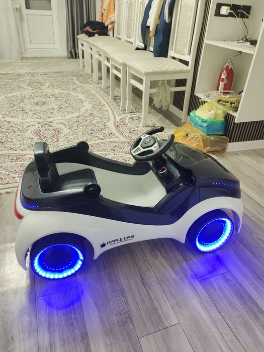 Продам apple car машина