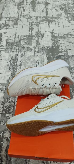 Nike Quest 6 crem 38, 5