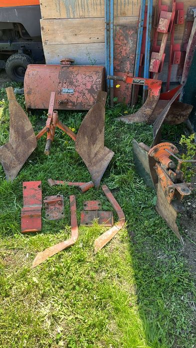 Vând tractoras pt tuns gazon și motocultor