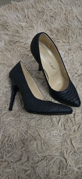 Официални обувки на ток