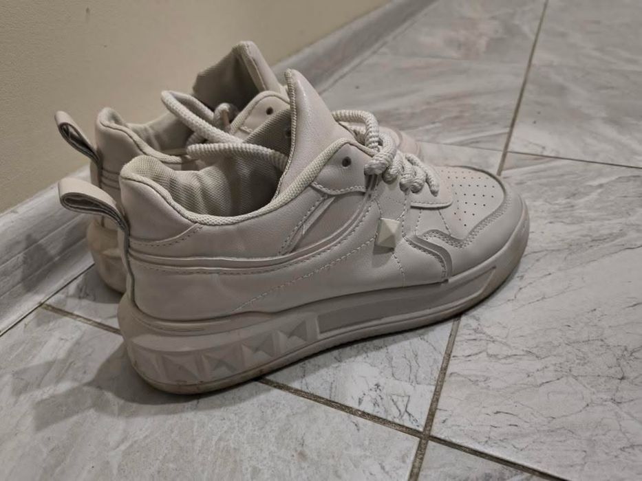 Дамски обувки/маратонки