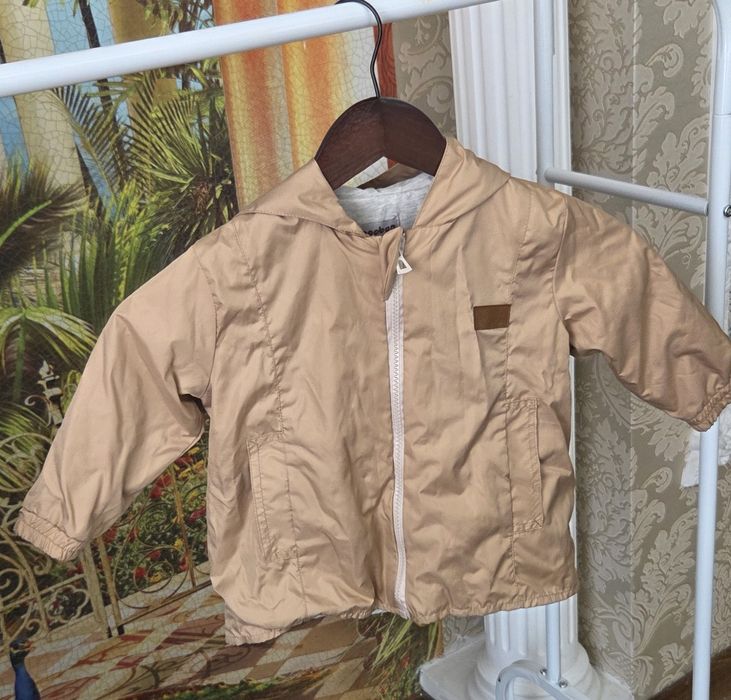 Продам ветровка новая