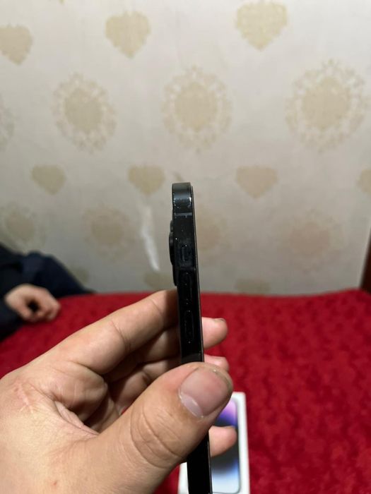 Продам айфон 14 про