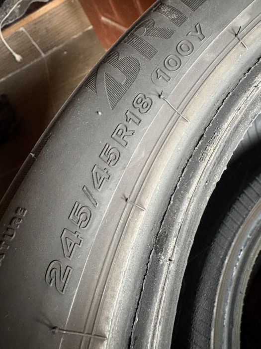 Anvelope vara Audi A4 model bridgistone 245/45R18   100y