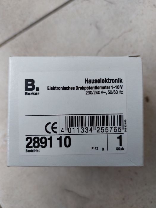 Dimmer 1-10V, 105w, marca Berker