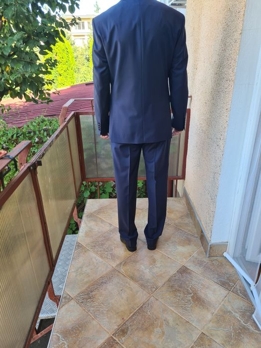 Vând costum elegant nou bărbați,nr 54 din lână, cu eticheta
