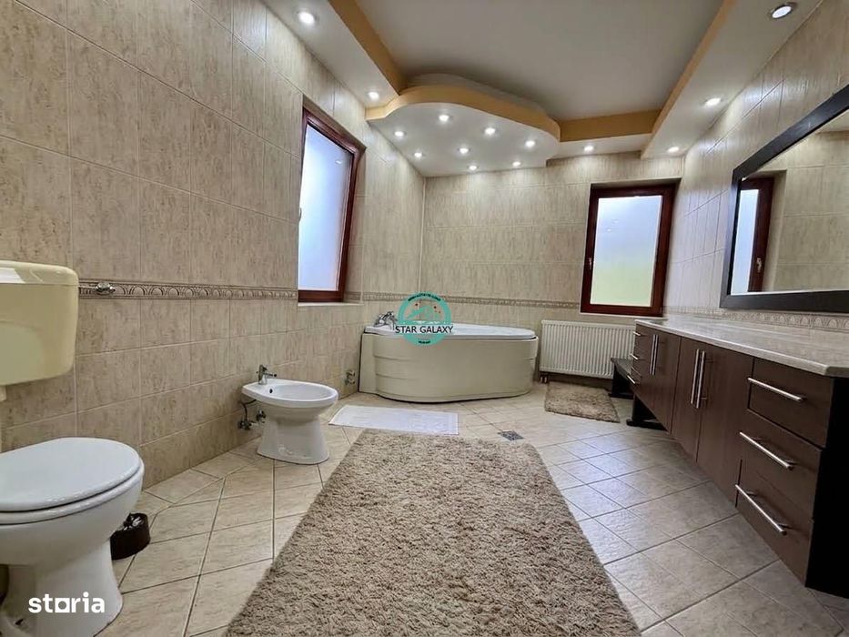 Casa cu 8 camere de vanzare, teren 1263 mp, in Sangeorgiu de Mures