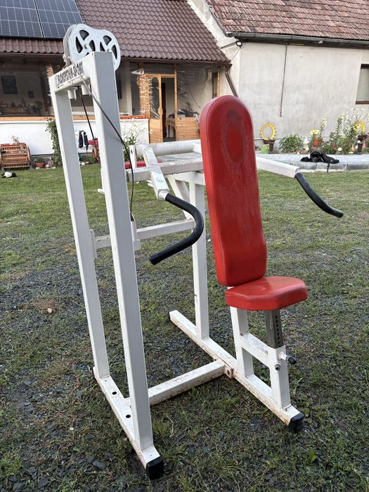 Aparat fitness Shoulder Press – aparat pentru umeri și tricepși