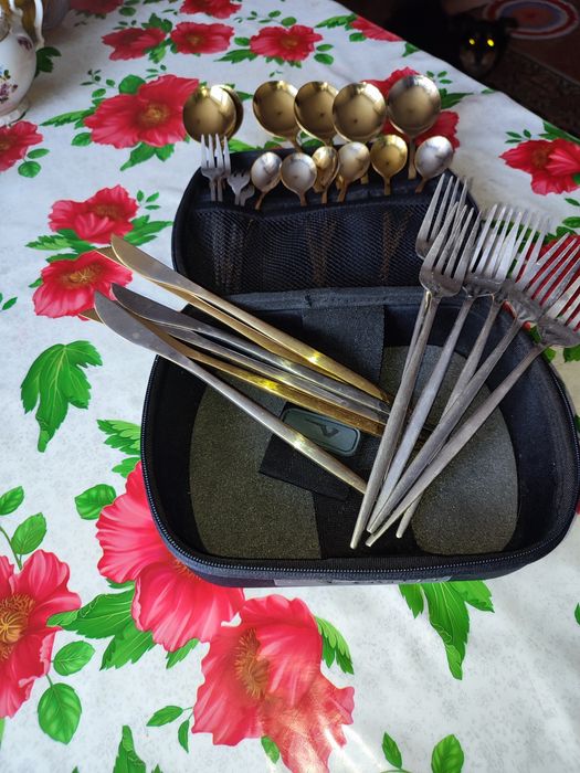 Продам столовые приборы