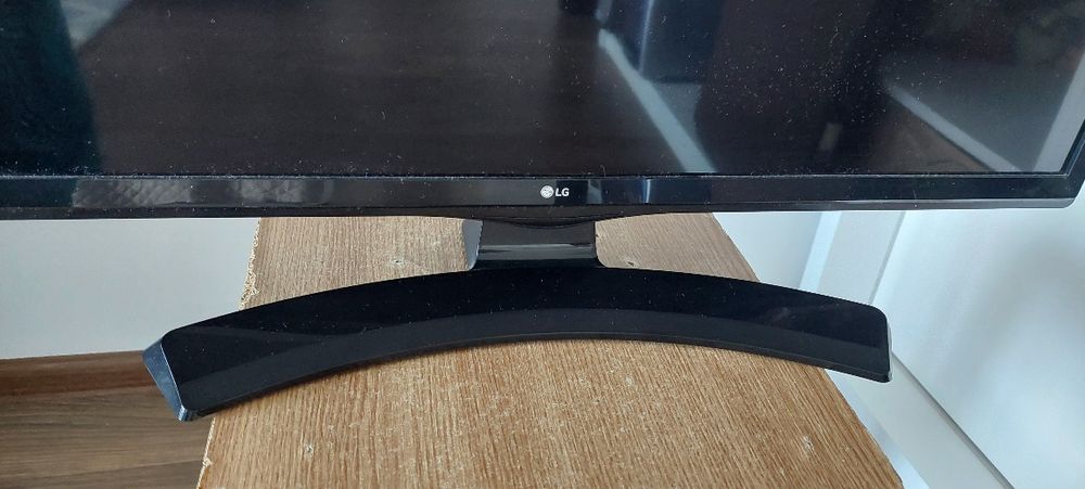 TV LED LG de 70 cm/28 28MT49VF