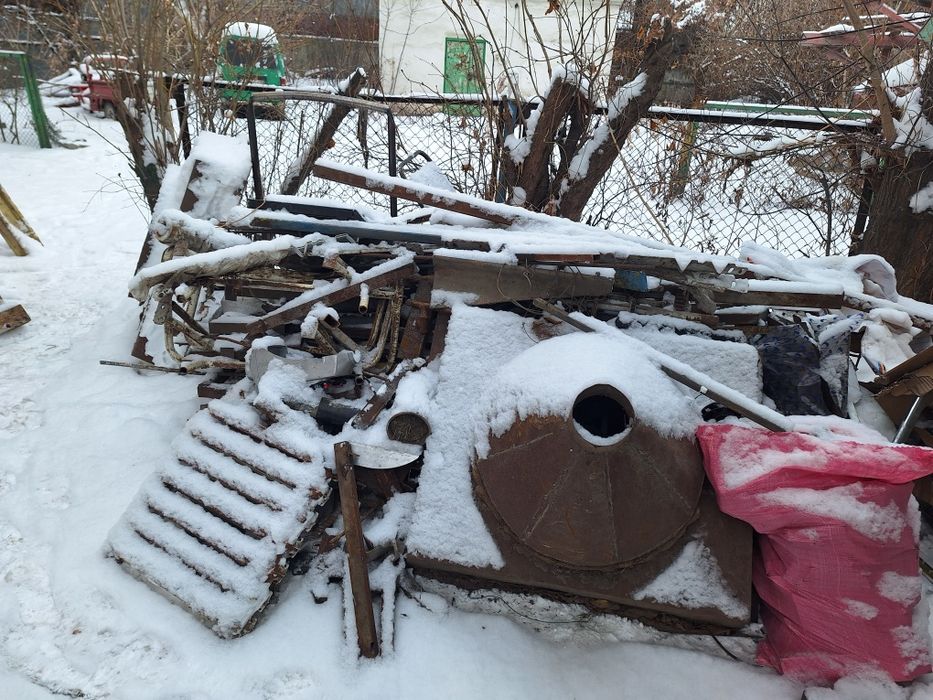 Продам Чер.металлом,и профили