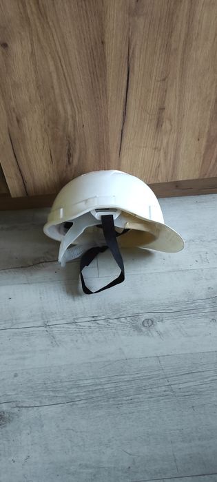 продается каска строительная