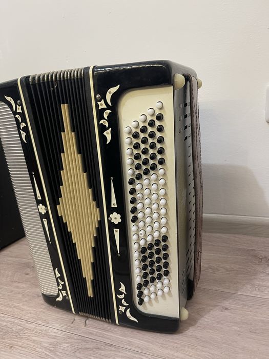 Продам Баян 70 000