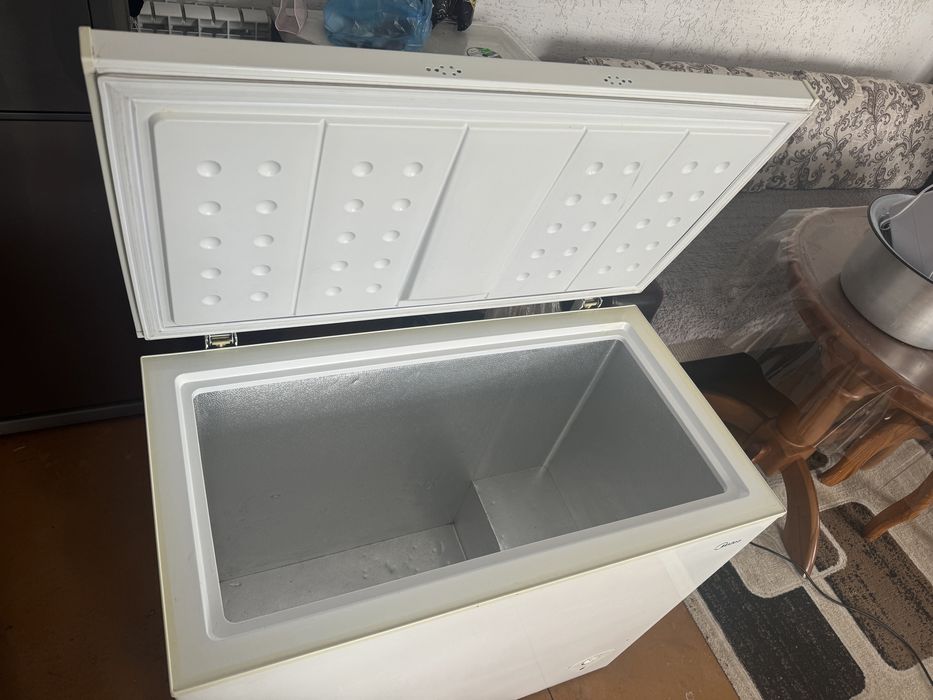 Продам морозильный ларь с домтавкой