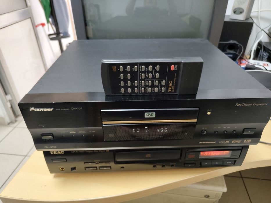 CD player TEAC CD-P1160D și CD DVD player Pioneer DV 737
CD player TEAC CD-P1160D
CD player TEAC CD-P1160D