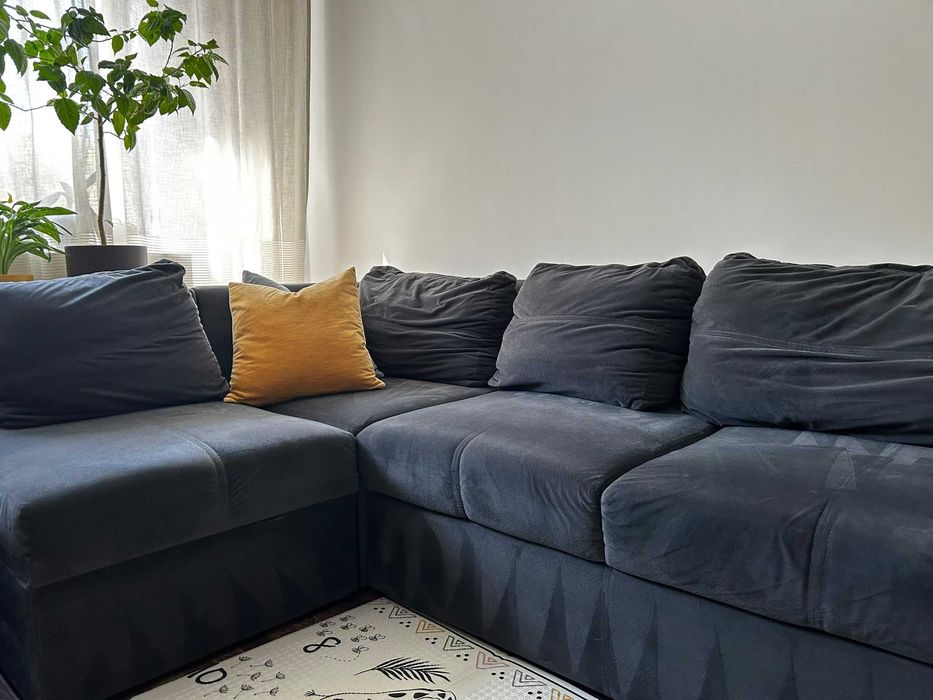 Canapea colțar extensibilă, 4 locuri, gri – foarte bine întreținută