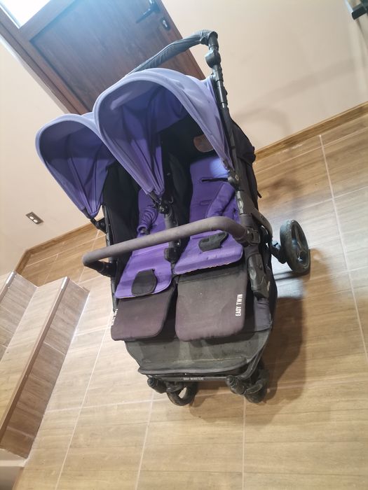 Количка за близнаци