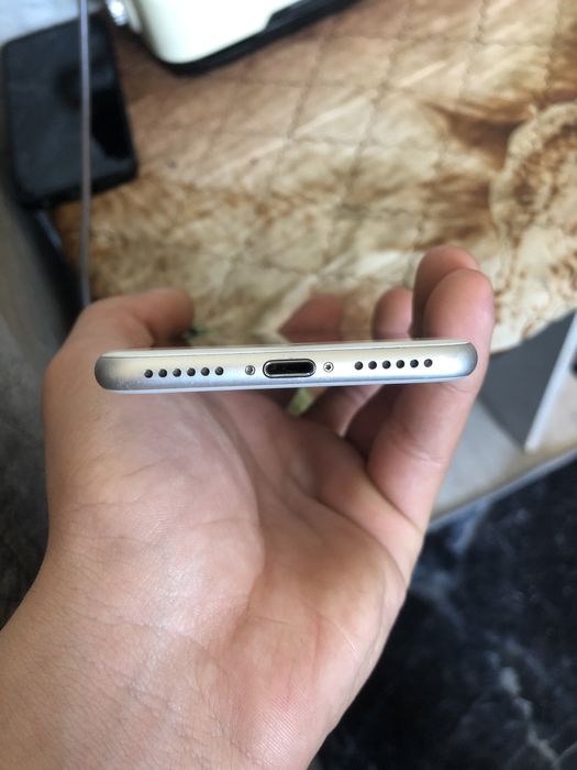 iPhone 7 продам.