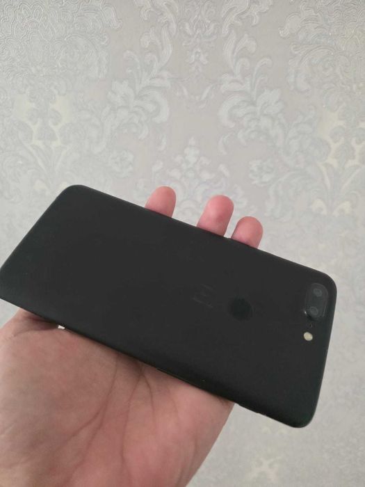 Oneplus 5T легенда флагман