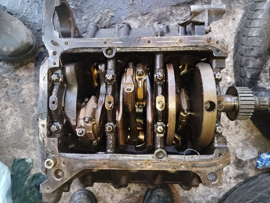 Запчасти на ауди 2.8 по мотору