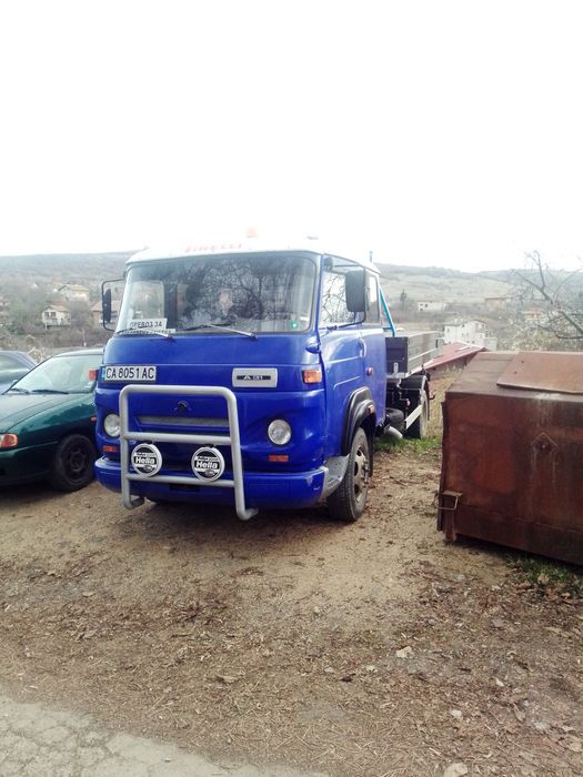 Продавам камион Авия