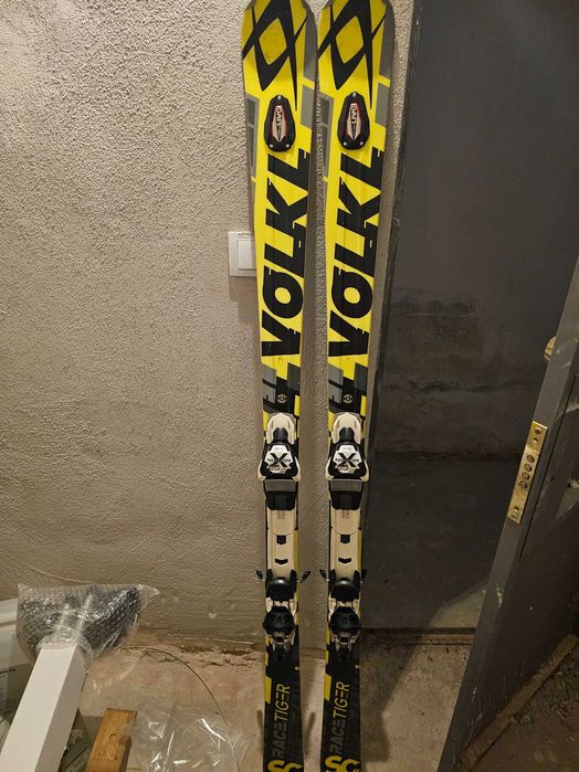 Ски Volkl и ски обувки Tecnica