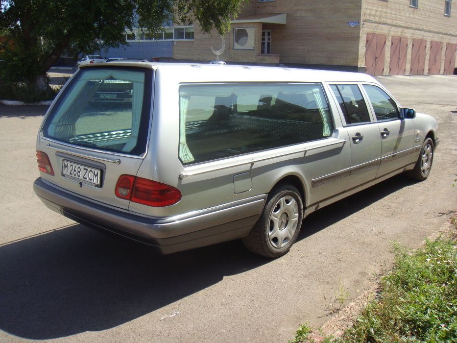 Volvo 760 катафалк