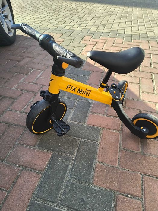 Vând Tricicletă 3 în 1 Trike Fix Mini Cross-Country cu Pedale – Reglabilă, 18 luni–4 ani